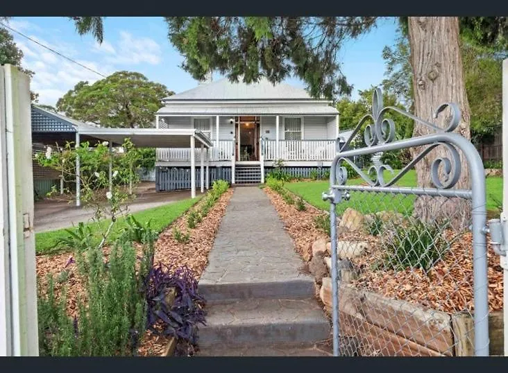 Belle Vue Cottage - East トゥーンバ 0*,  オーストラリア